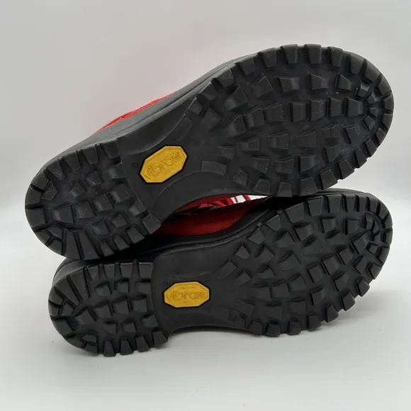 Coach Sela Boots Womens Size 7.5‎ Red Winter Snow Vibram Sole Nylon Suede