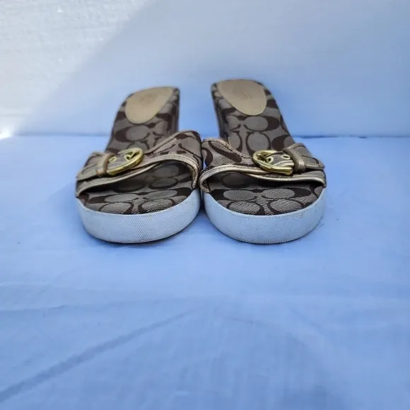 Coach Signature Perry Khaki Gold Wedge Sandals Shoes 8.5