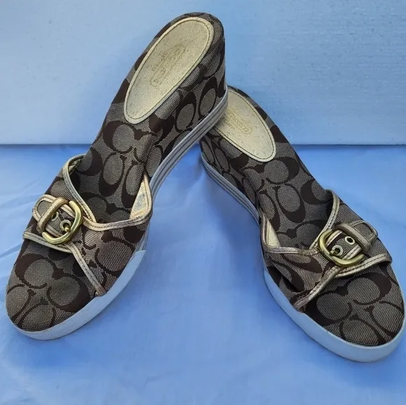 Coach Signature Perry Khaki Gold Wedge Sandals Shoes 8.5