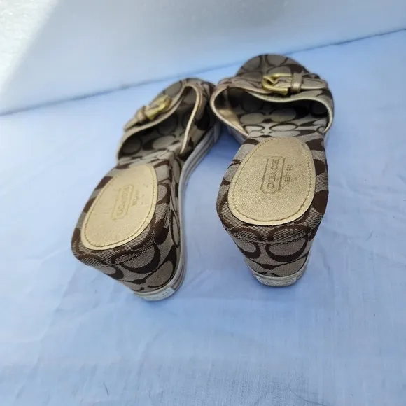 Coach Signature Perry Khaki Gold Wedge Sandals Shoes 8.5
