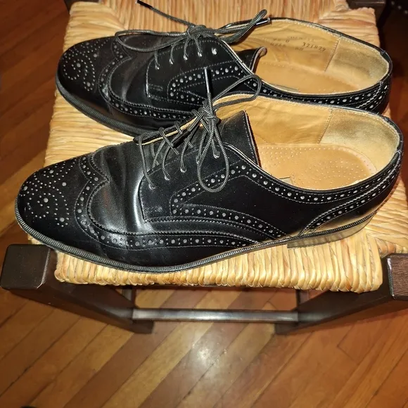 Cole Haan Black Wingtip Shoes. Size 9.5