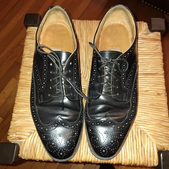 Cole Haan Black Wingtip Shoes. Size 9.5