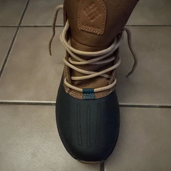 Columbia Brown and Black Women's Boots