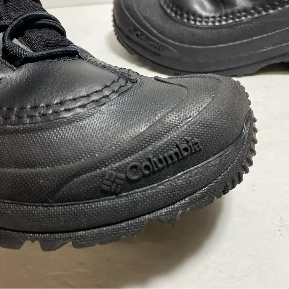 Columbia Bugaboot Celsius Waterproof Black Boots Youth Size 5