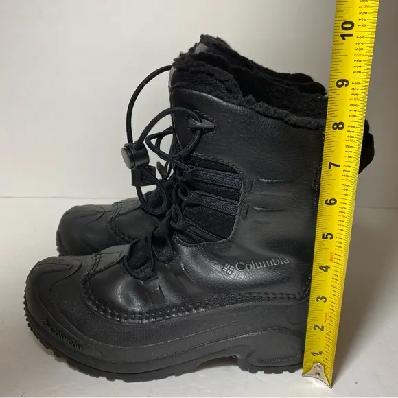 Columbia Bugaboot Celsius Waterproof Black Boots Youth Size 5