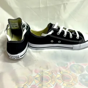 Converse, All Star Low Black/White Kids/Youth Shoes Sneakers   Size 3. New