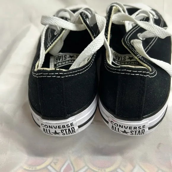 Converse, All Star Low Black/White Kids/Youth Shoes Sneakers   Size 3. New