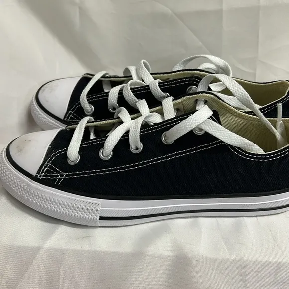 Converse, All Star Low Black/White Kids/Youth Shoes Sneakers   Size 3. New