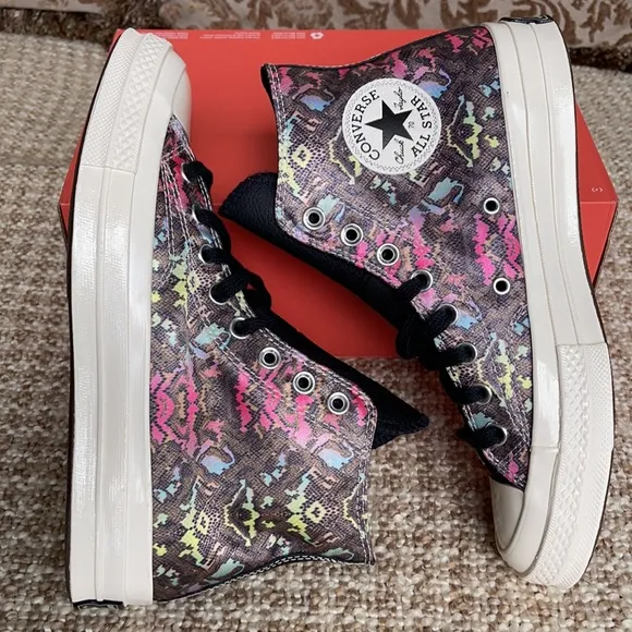 Converse Chuck 70 Hi ‘Digital Daze -Snakeskin’ WM 570264CBLACK/HYPER PINK/EGRET