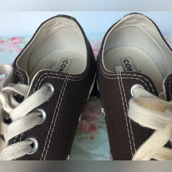 Converse Chuck 70 Low Top Sneakers style 170554C in Dark Root Color size 10