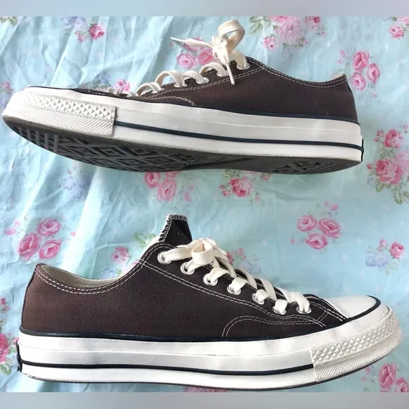 Converse Chuck 70 Low Top Sneakers style 170554C in Dark Root Color size 10