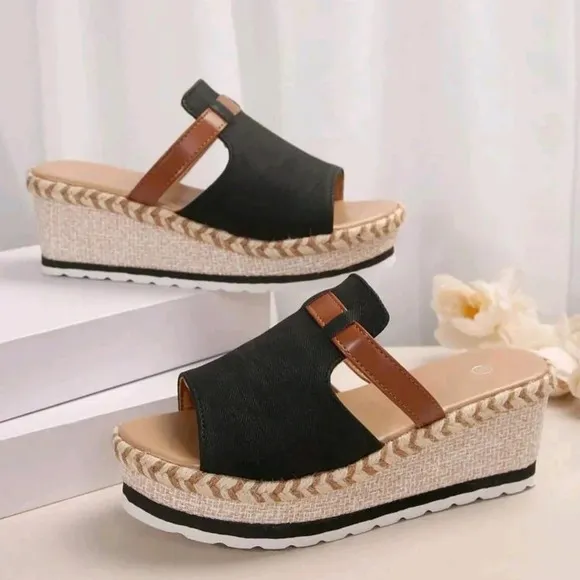 COPY - Summer New One-Piece Open Toe Fashion Women Wedge Thick-Soled Slippers