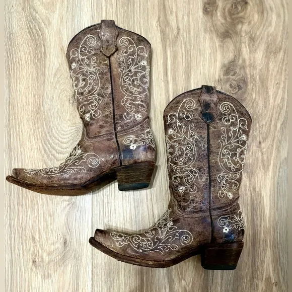 Corral Teen Brown Cowhide Beige Embroidery Western Boot A1119 USA size 3.5 EUC
