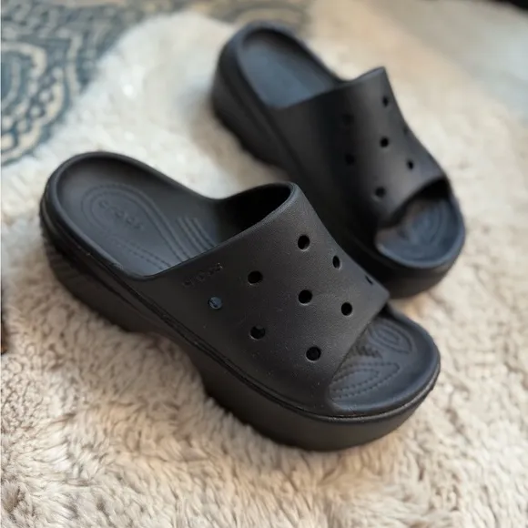 Crocs Black Stomp Stacked Slider Platform Slides size 7