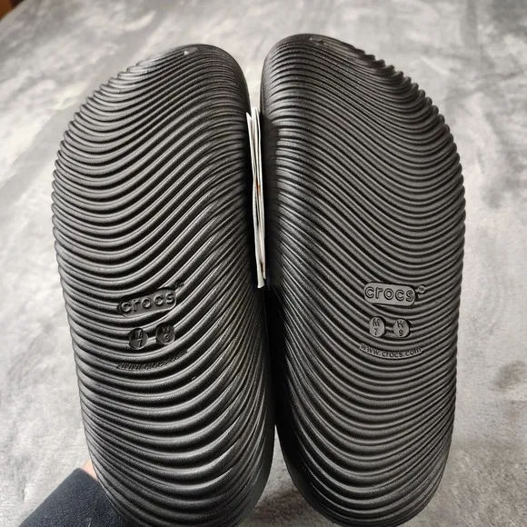 Crocs Mellow Recovery Clogs Mens 6 Womens 8 Black Comfort Shoes Slippers NWOT