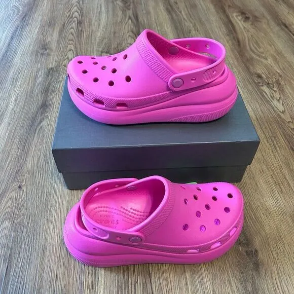 CROCS pink platform clogs mules sandals shoes women’s 7 new