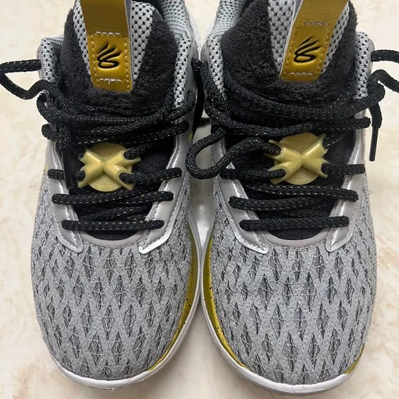 Curry Athletic Sneakers in Gray and Black