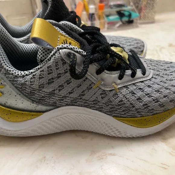 Curry Athletic Sneakers in Gray and Black