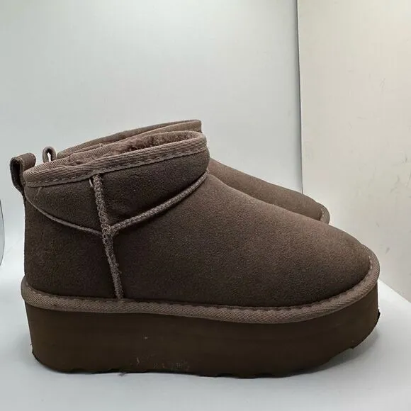 CUSHIONAIRE Women's Genuine Suede pull platform boot  Memory Foam 7.5 TAUPE