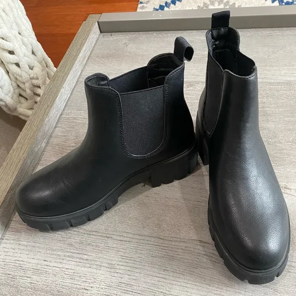 Cushionaire Women's Sasha slip on chelsea boot  Memory Foam