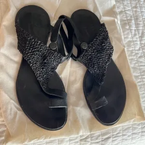 🖤🖤🖤Cydwoq Reptile sandals black 40 / 9 flats shoes