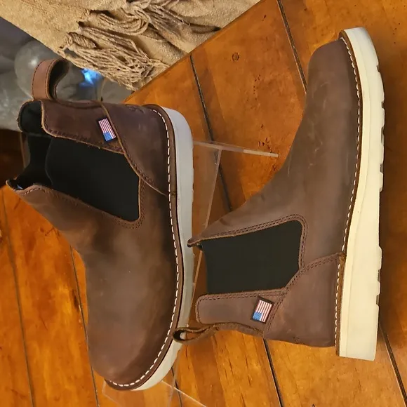 DANNER | BULL RUN | CHELSEA WEDGE WORK BOOT | WOMEN'S SIZE 9.5 | LIKE NEW