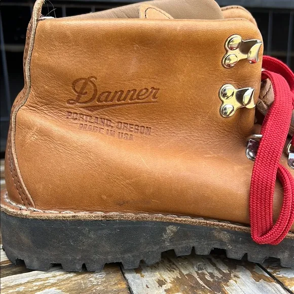 Danner women’s mountain light gtx hiking boot