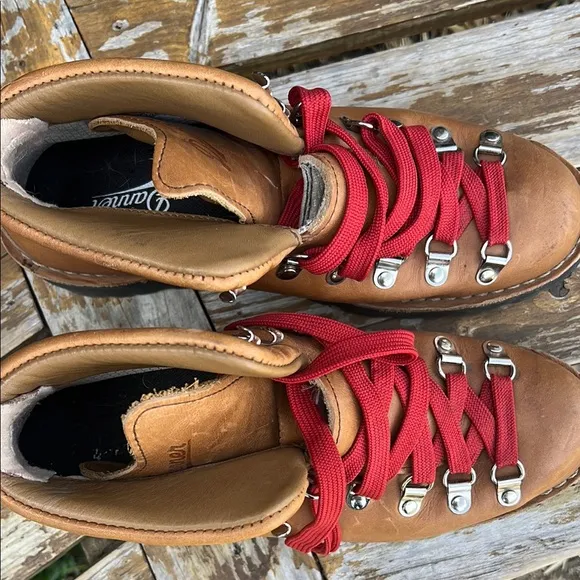 Danner women’s mountain light gtx hiking boot