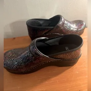 Dansko Black Iridescent Nursing Clogs Size US 8.5-9 EU 39 Slip On Shoes Mules