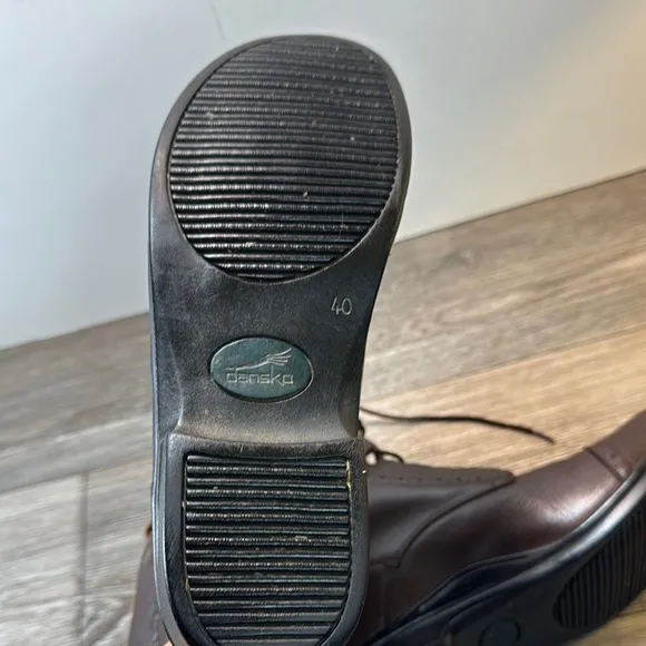 Dansko Brown Leather Boots woman’s size 40 (b120)