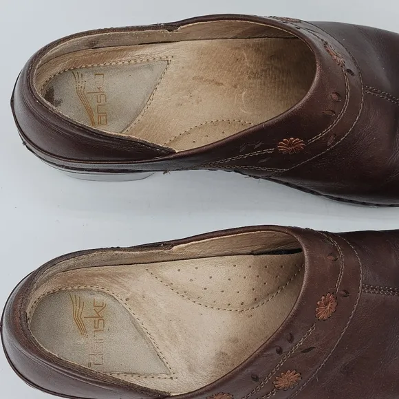 Dansko brown leather floral 1&quot;platform 2&quot; heel clog 40 - US 9.5 / 10