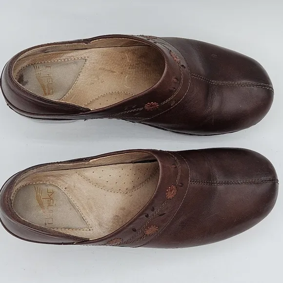 Dansko brown leather floral 1&quot;platform 2&quot; heel clog 40 - US 9.5 / 10