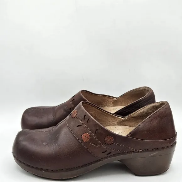 Dansko brown leather floral 1&quot;platform 2&quot; heel clog 40 - US 9.5 / 10