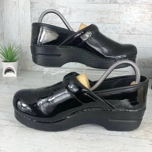 Dansko‎ Clogs Size 39 Black Patent Leather Nursing Professional Shoes
