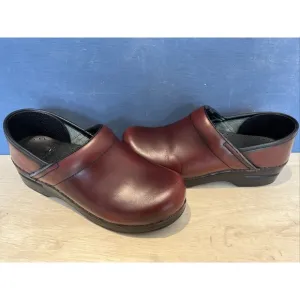 Dansko Clogs Women Sz 38 US 7.5 - 8 Red Profession Burgundy SlipOn Nursing Shoes