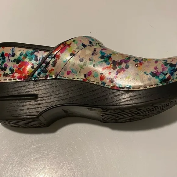 Dansko confetti nursing shoes