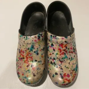 Dansko confetti nursing shoes