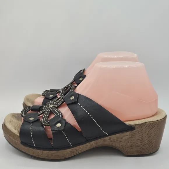 Dansko leather sandals size 40 US size 9.5 / 10