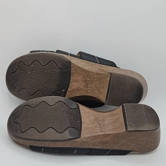 Dansko leather sandals size 40 US size 9.5 / 10