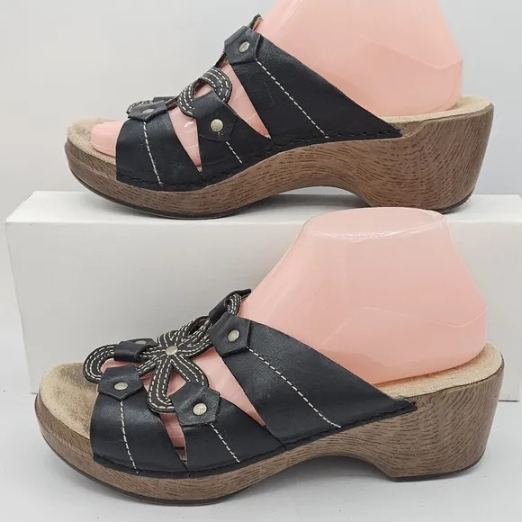 Dansko leather sandals size 40 US size 9.5 / 10