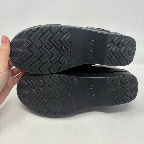 Dansko Petrol Patent Black Nursing Clog Shoes Size 38 7.5-8
