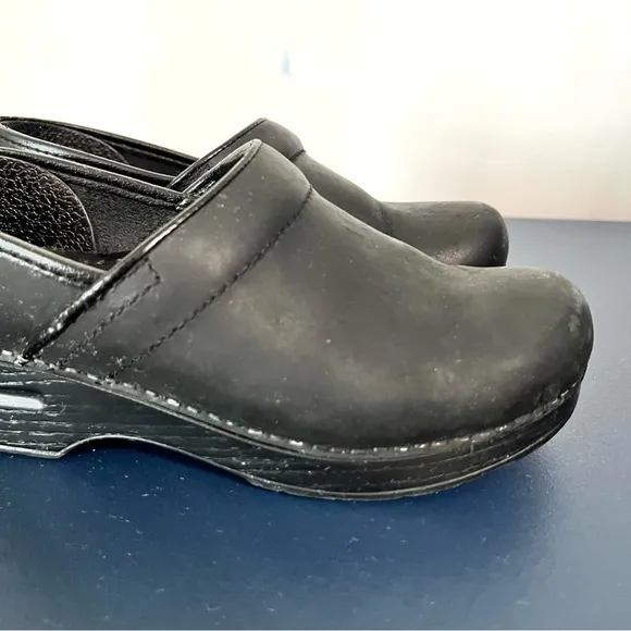 Dansko Professional Matte Black Leather Platform Slip On Clog Shoes Size 36