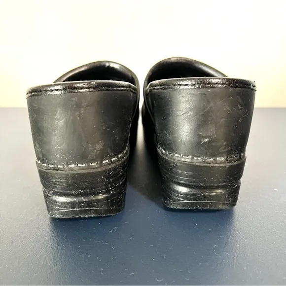 Dansko Professional Matte Black Leather Platform Slip On Clog Shoes Size 36