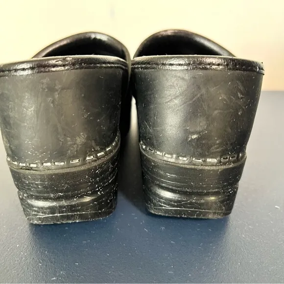 Dansko Professional Matte Black Leather Platform Slip On Clog Shoes Size 36