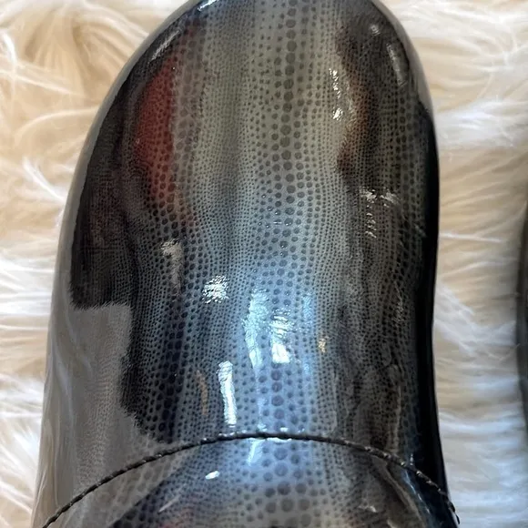 Dansko Professional Patent Leather Clogs Nursing Shoes Mules Clogs Dark Grey‎