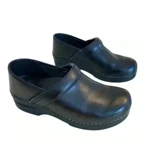 Dansko Professional Women's Clogs 38 US 7.5-8 Black Cabrio Leather Nursing Shoe