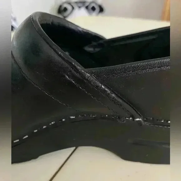 Dansko Professional Women's Clogs 38 US 7.5-8 Black Cabrio Leather Nursing Shoe