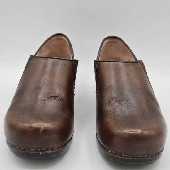 Dansko Sienna antique brown a 2&quot; heel size 37 US 6.5/7