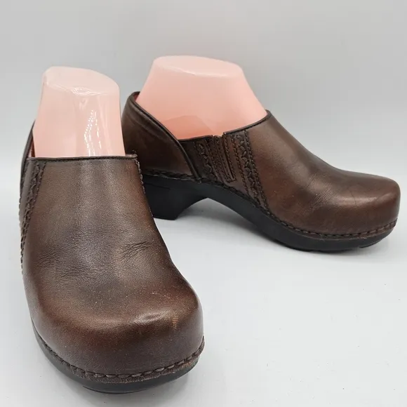 Dansko Sienna antique brown a 2&quot; heel size 37 US 6.5/7