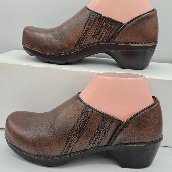 Dansko Sienna antique brown a 2&quot; heel size 37 US 6.5/7